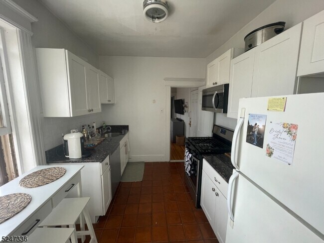 Foto del edificio - 570 Bloomfield Ave