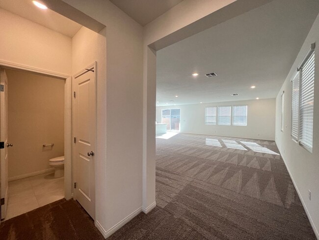 Building Photo - 7569 W Mistral Ave