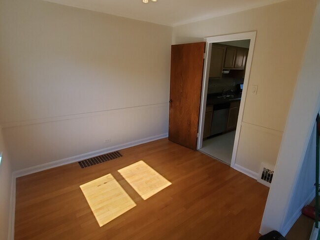 Foto del edificio - 4017 N Oriole Ave