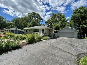 Building Photo - 2534 Parr Dr