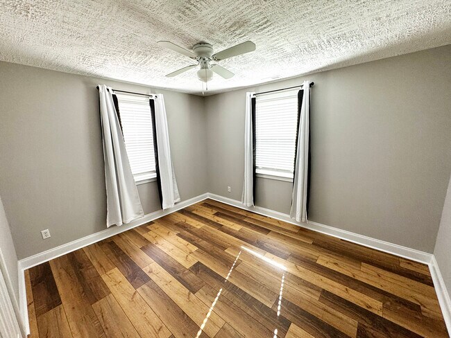 Foto del edificio - 622 Rosemont Ave