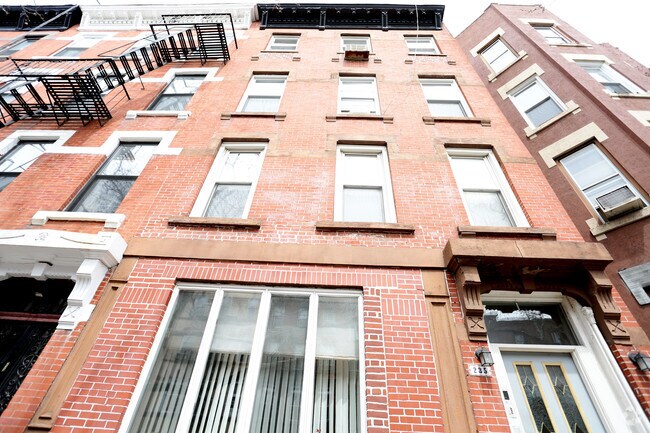 Foto del edificio - 235 Sackett St