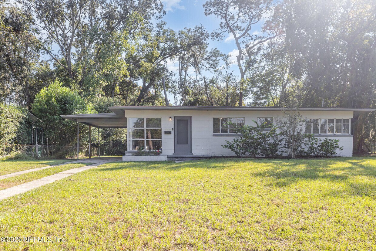 Foto principal - 6022 Sudbury Ave