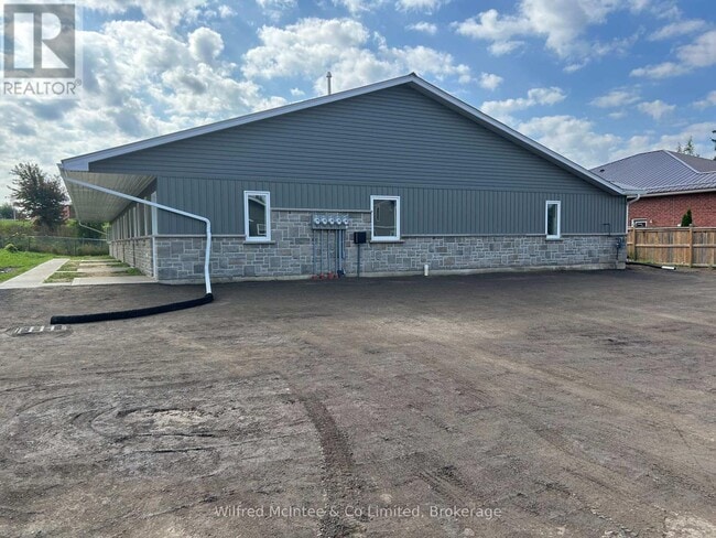 Building Photo - 187 Balaklava St