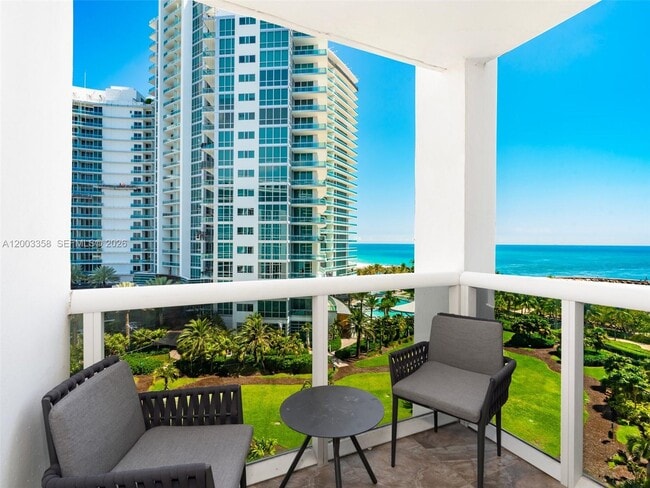 Building Photo - 10275 Collins Ave