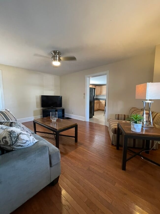 Building Photo - 1145 Isabella Ct