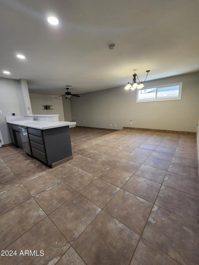 Foto del edificio - 8609 N 16th Ave