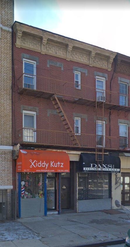 Primary Photo - 2277 Steinway St