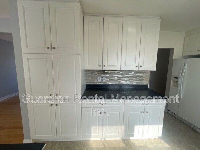 Building Photo - 110 Stardust Crescent