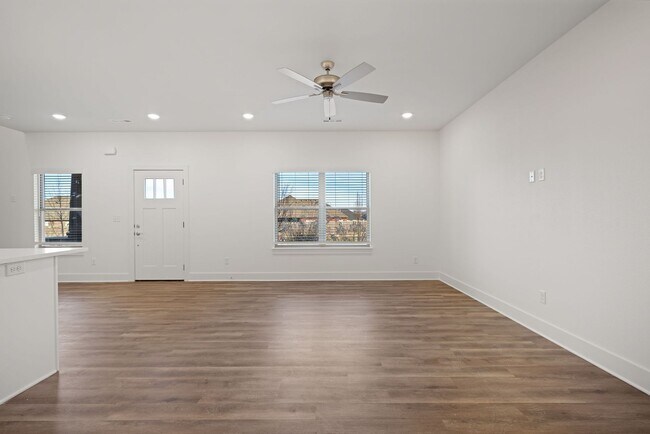 Foto del edificio - The Retreat at Been Road Villas 3 Bed, 2 Bath