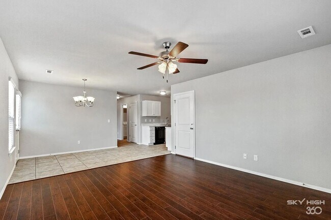 Foto del interior - Haden Holly Station - Duplexes & Townhomes in Siloam Springs, AR