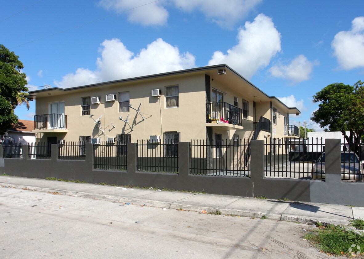 Building Photo - 3412 NW 2nd Ave