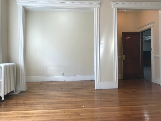 Building Photo - 11 Queensberry St