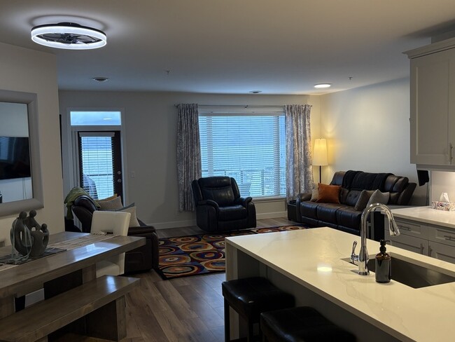 Building Photo - 4014 Pritchard Dr