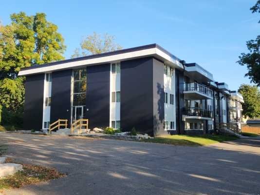 Building Photo - 750 Pleasant Ave