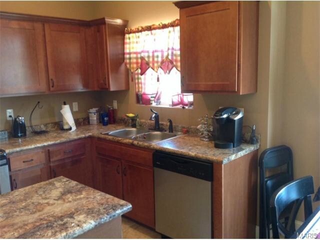 Building Photo - 105 Sycamore Dr