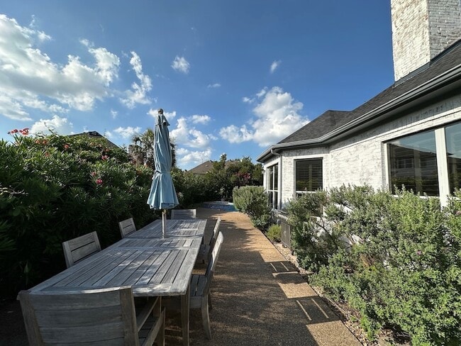 Foto del edificio - 600 Huntersridge Ct