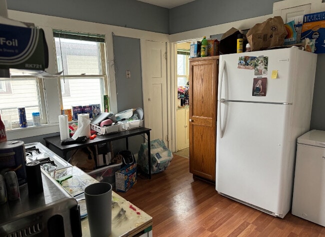 Kitchen - 2975 N Newhall St