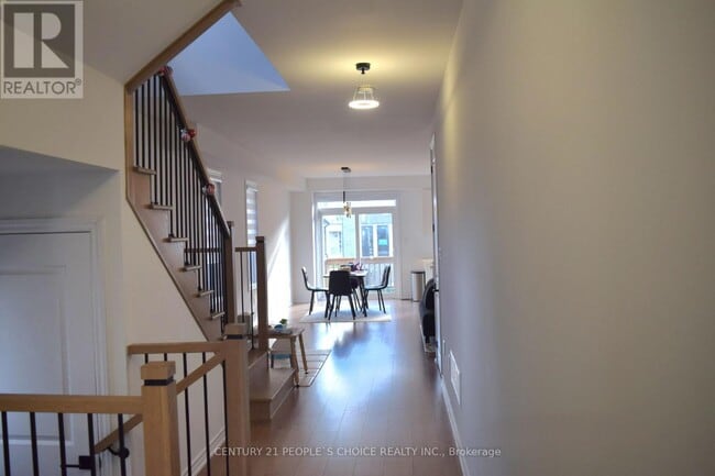 Building Photo - 107 Molozzi St