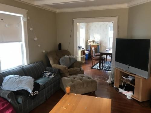Building Photo - 5 bedroom in Medford MA