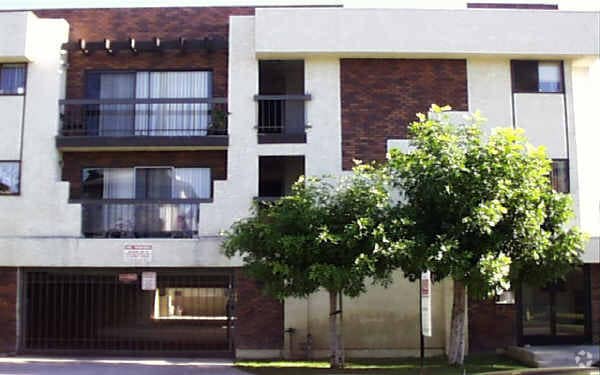 Building Photo - 1142 Linden Ave