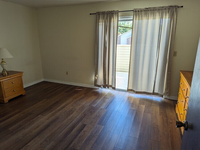 Foto del edificio - 835 W Lawson St