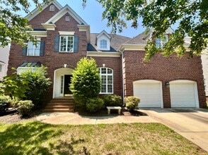 Building Photo - 902 Lillieshall Rd
