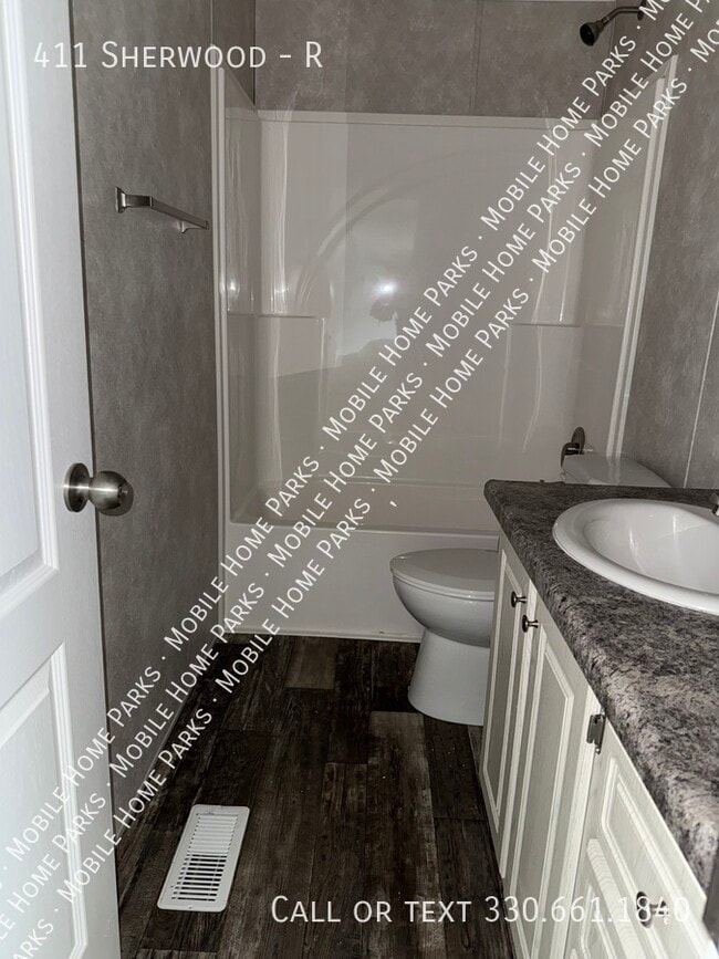 Building Photo - 411 Sherwood-R