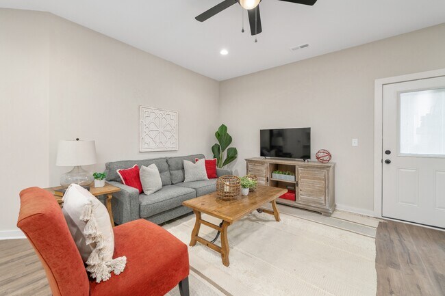 Foto del edificio - 701 W 50th St S