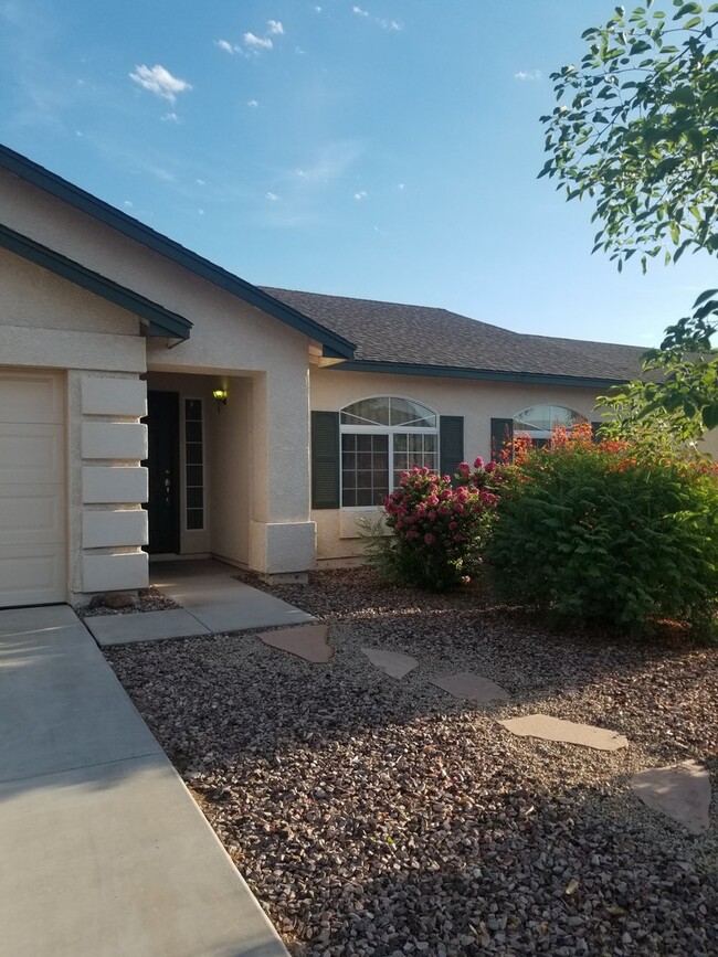 Foto del edificio - Fantastic 3 bedroom Home in Queen Creek!