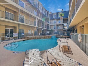 Building Photo - 921 Marine Dr