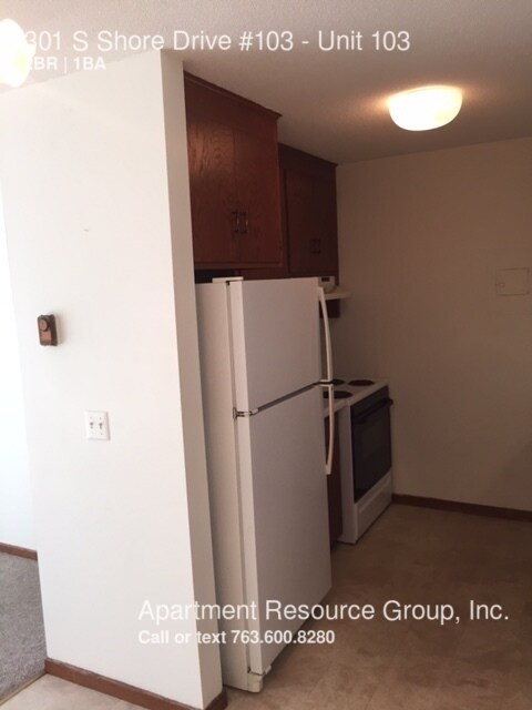 Building Photo - 301 S Shore Dr