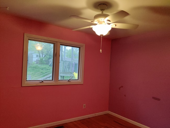 Building Photo - 547 Blazedwood Dr