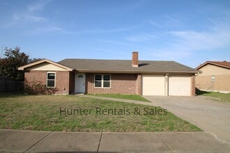 Building Photo - 5904 Dan Dr
