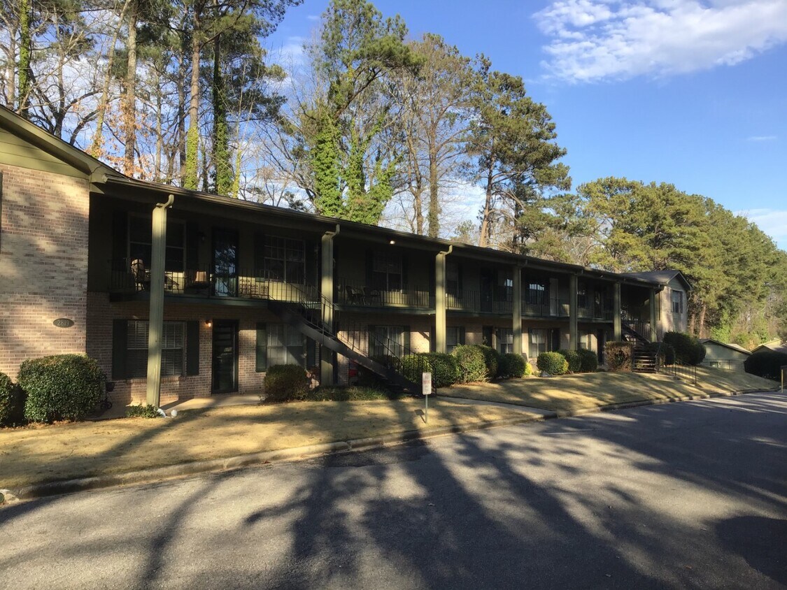 2819 Dr Unit A, Hoover, AL 35216 Condo for Rent in Hoover