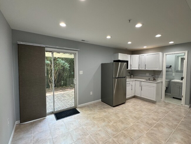 Building Photo - 7752 Blueberry Hill Ln