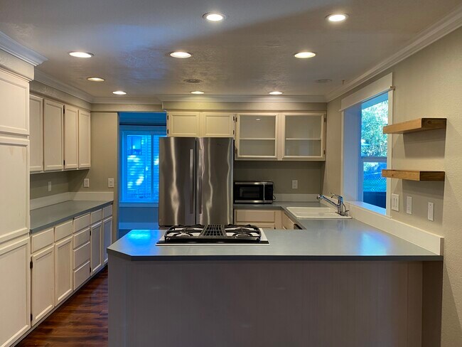 Foto del edificio - 18323 Woodlands Way