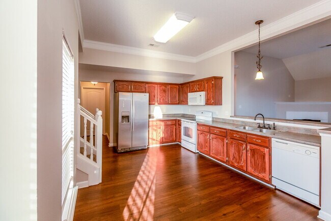 Foto del edificio - 2104 Eubanks Ln