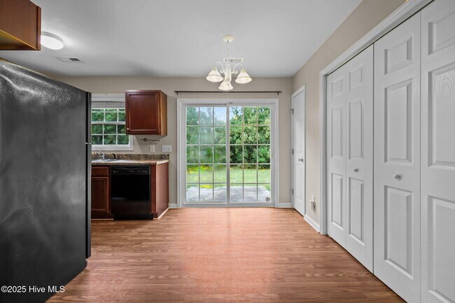 Foto del edificio - 180 Ashbury Park Ln
