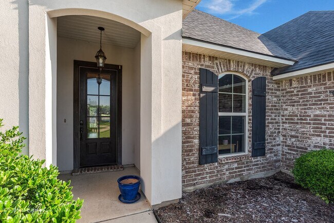 Foto del edificio - LEGACY HOME AVAILABLE! BELLE ROSE!