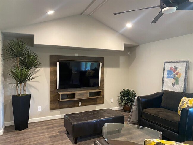 Building Photo - 5619 Cerritos Dr