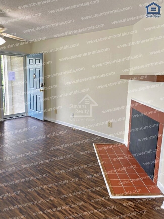 Building Photo - 445 Oriole Dr