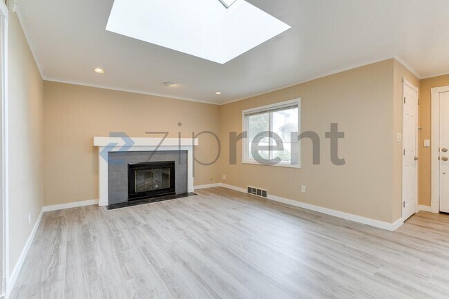 Foto del edificio - 3733 88th Ave SE