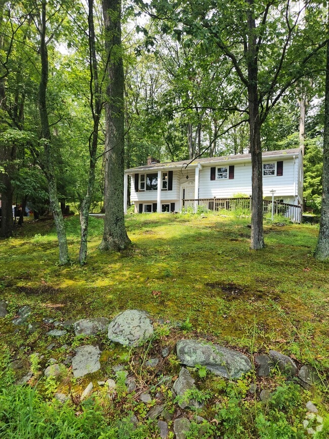 Building Photo - 9 Mystic Dr