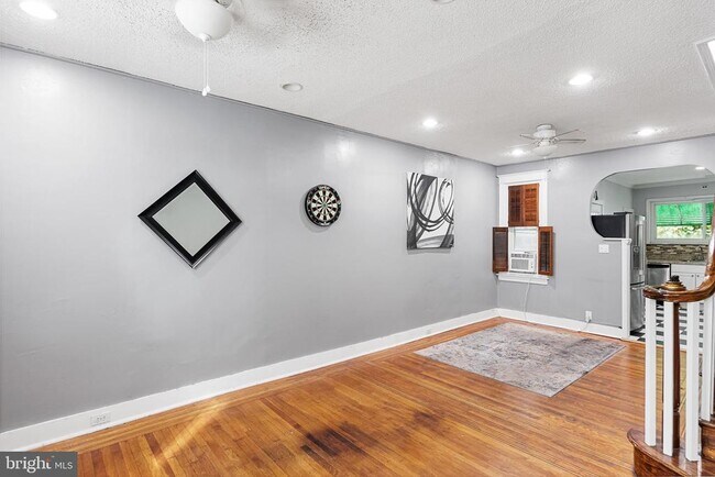 Foto del edificio - 817 Winton St