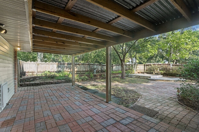Back Patio - 11461 Gator Ln