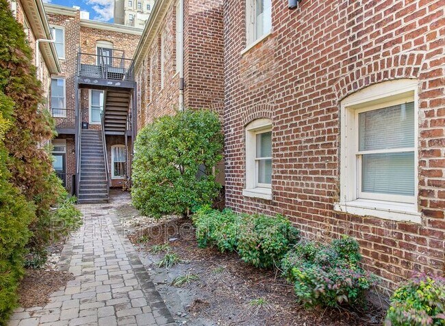 Foto del edificio - 213 E Grace St