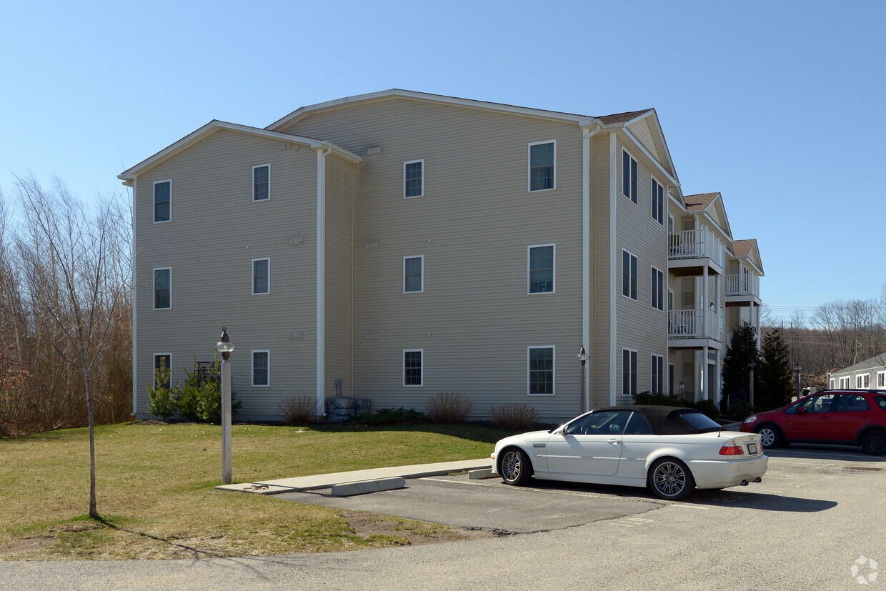 1 Gray Coach Ln, Cranston, RI 02921 Apartments in Cranston, RI
