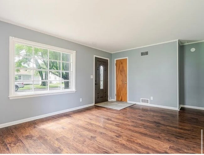 Foto del edificio - 307 Meadows Ave