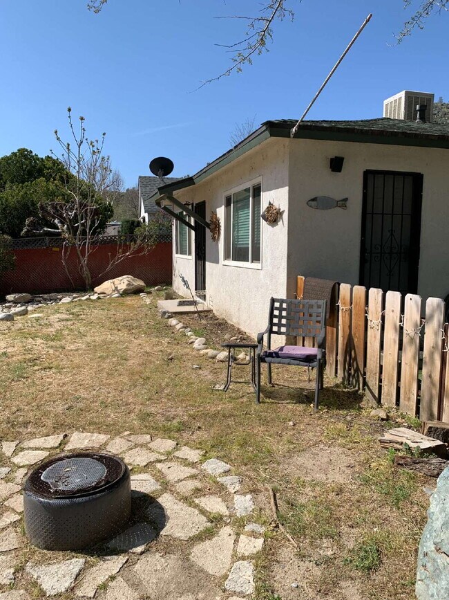 Foto del edificio - 2 Bed 1 Bath in Kernville